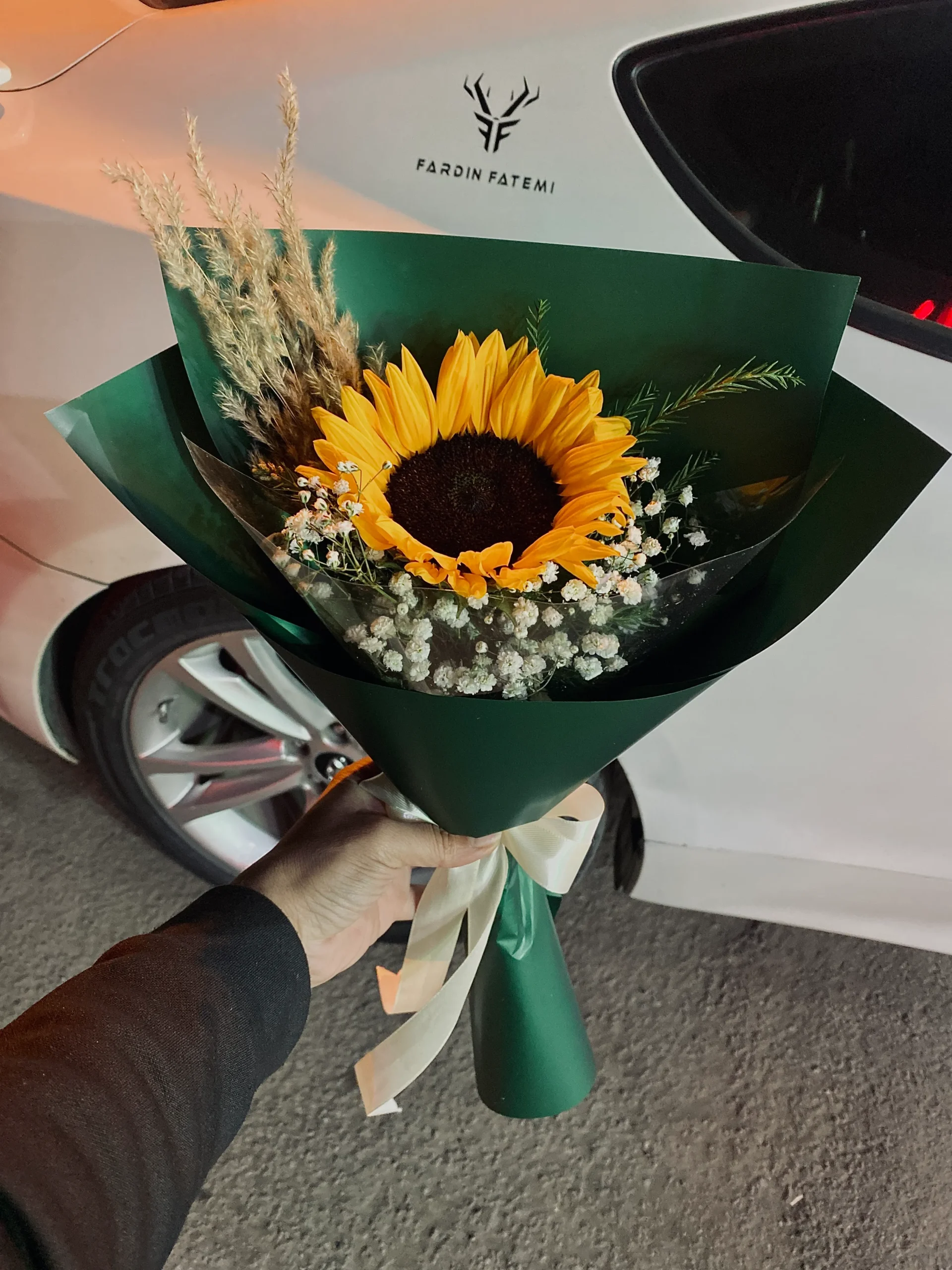 تصویر شاخص دسته گل طبیعی مناسبتی مدل پرستش